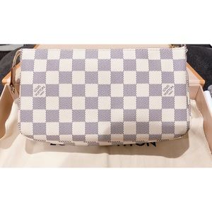 Louis Vuitton Pochette Accessoires